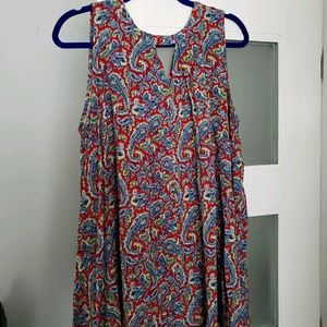 Sleeveless tunic top